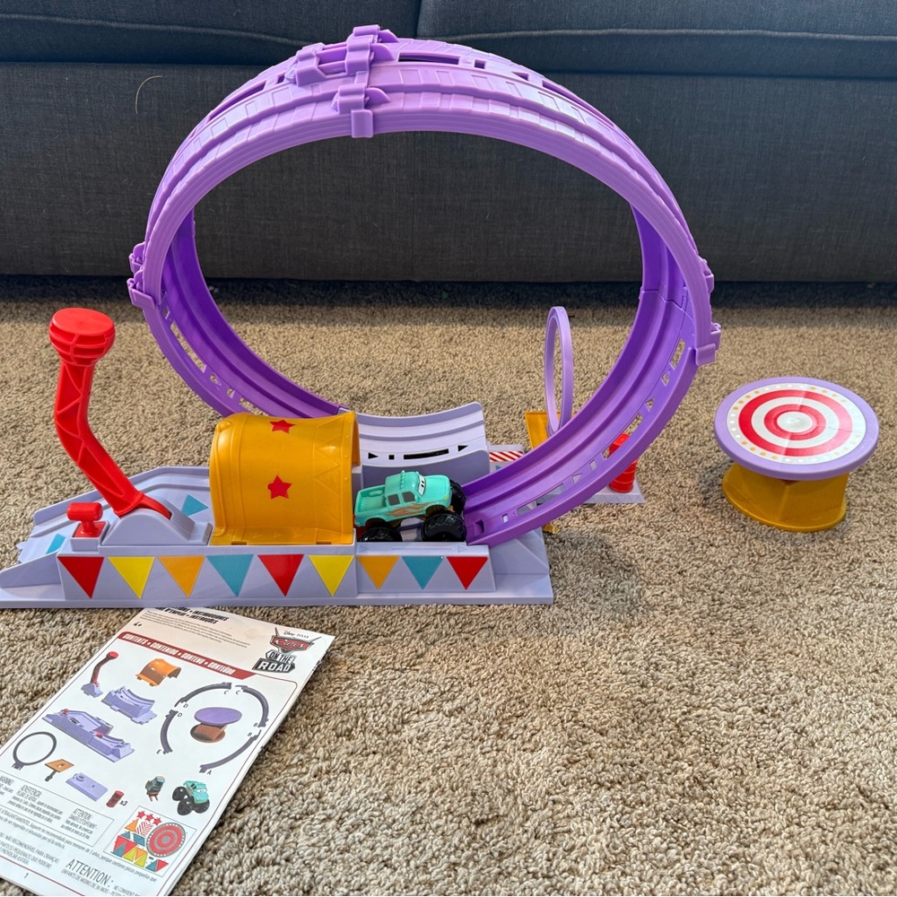 Disney and Pixar Cars On The Road Showtime Loop Playset with Ivy Monster Truck